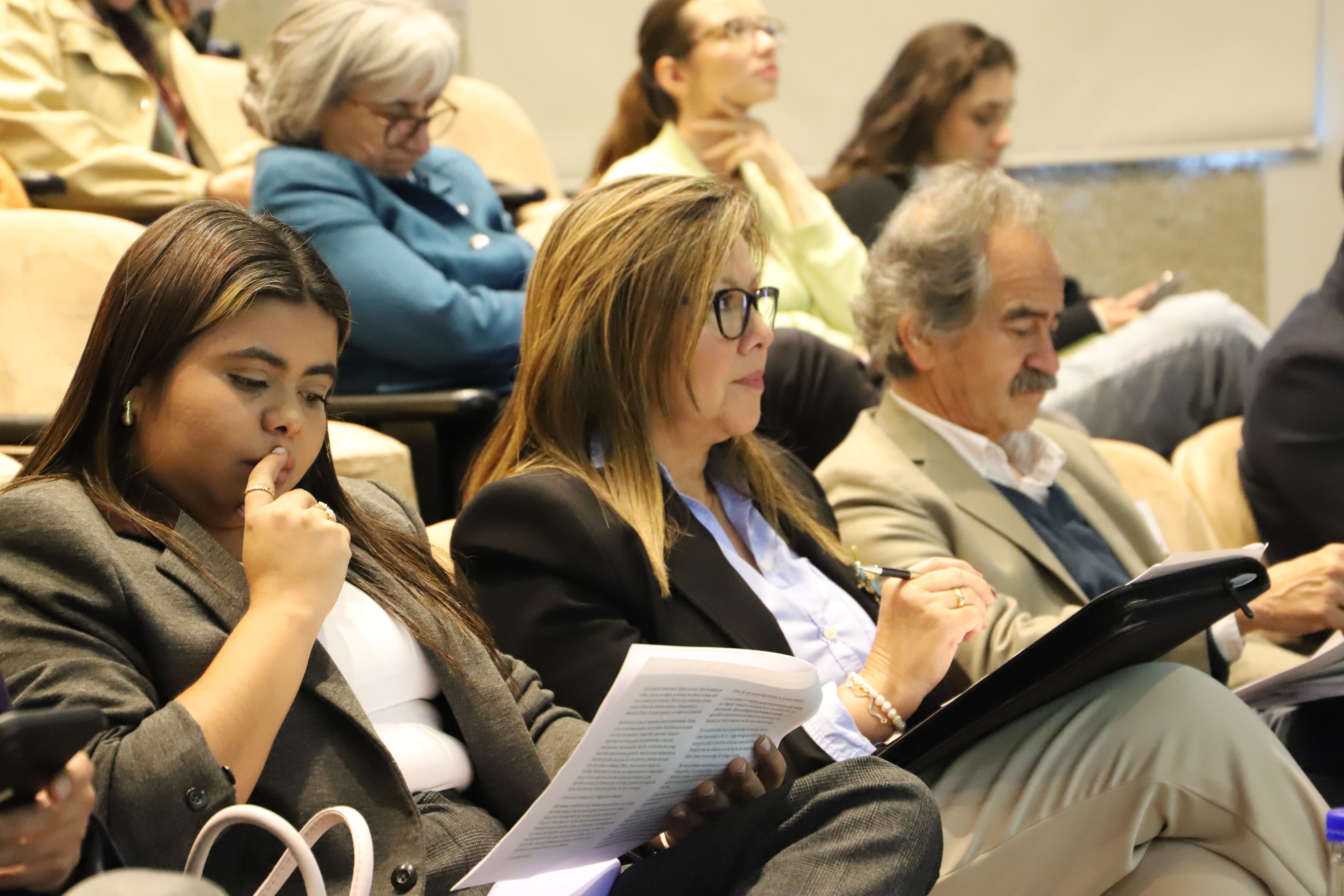 Se llevó a cabo “memoria e impunidad de la violencia letal contra la prensa colombiana”, conversatorio con la fiscal de la nación acerca de la impunidad contra la libertad de prensa. Pontificia Universidad Javeriana