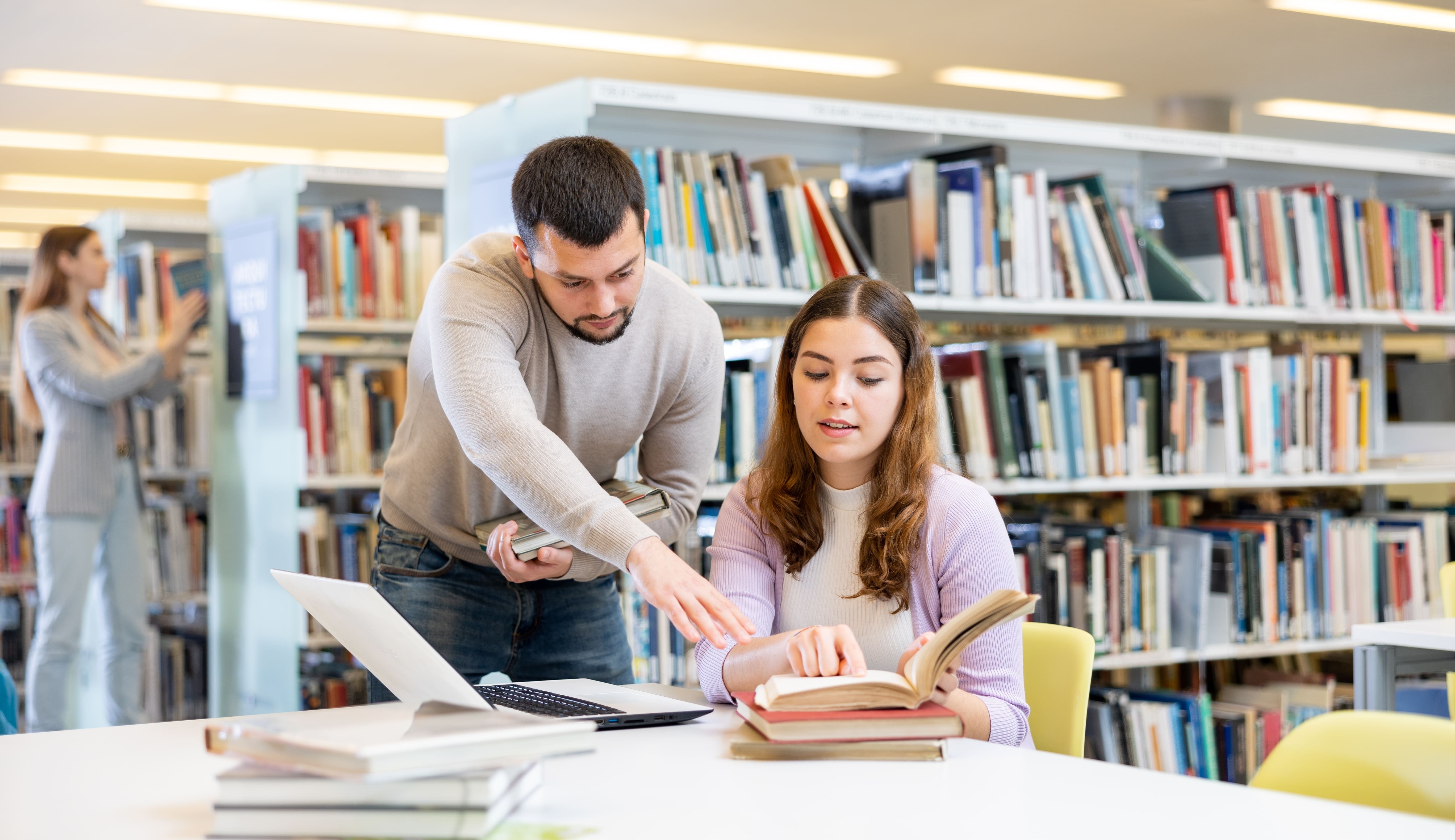 donde-puede-trabajar-un-bibliotecologo